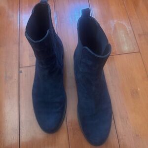 navy blue women’s genuine leather Chelsea boots